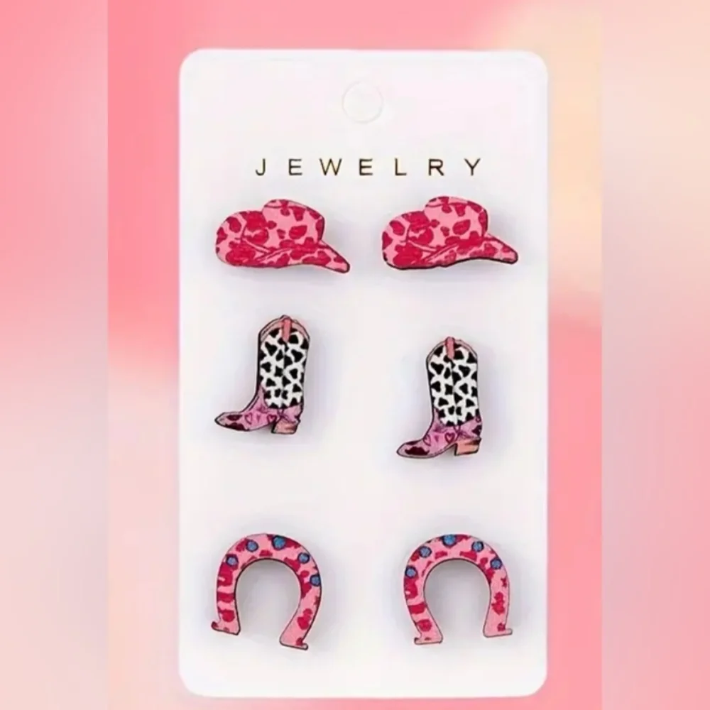 2/30$ Or 3/$35 NEW Pink 3 pairs wooden Coastal cowgirl Western Stud‎ earrings